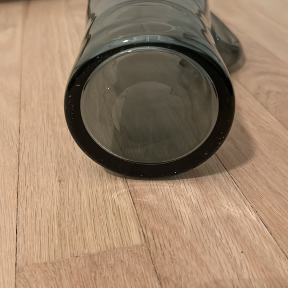 Beautiful hand blown smoked glass Martini pitcher-11 inches - Picture 5 of 5